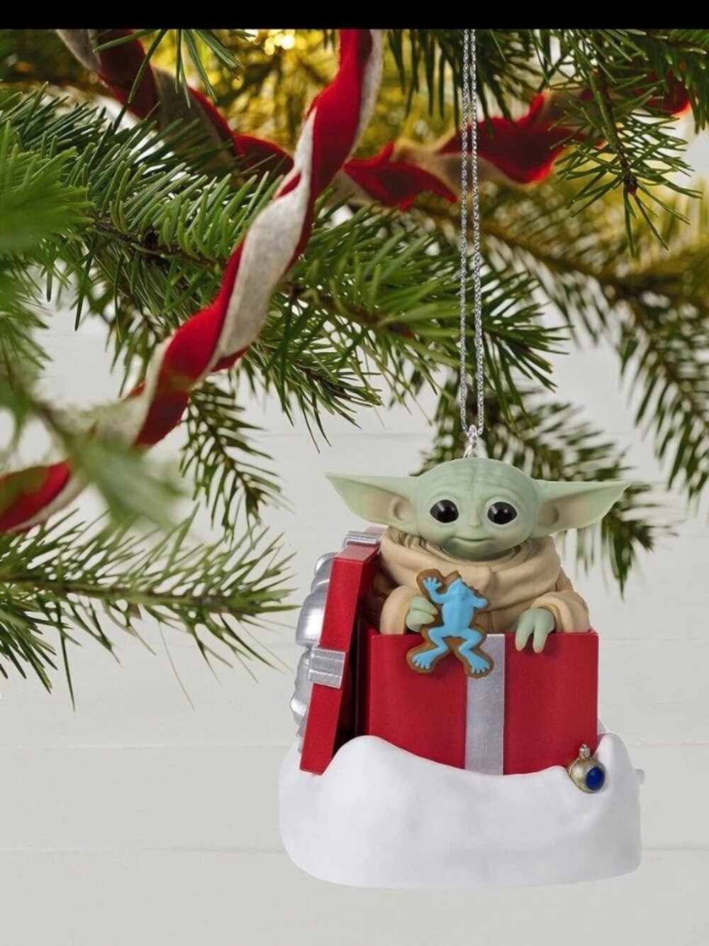 Hallmark Keepsake Christmas Ornament Star Wars: The Mandalorian Grogu Greetings